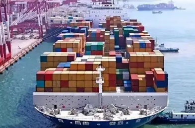 青島貨代如何應對集裝箱市場費率兩級化？