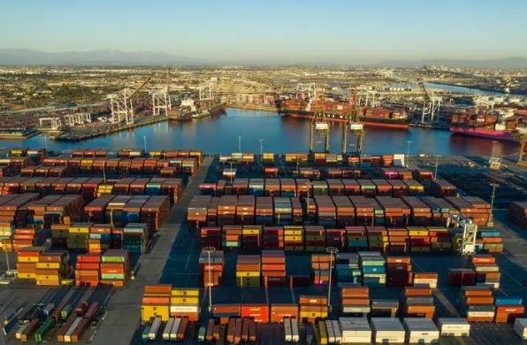 國際海運業的繁榮與發展，得益于全球經濟的蓬勃發展