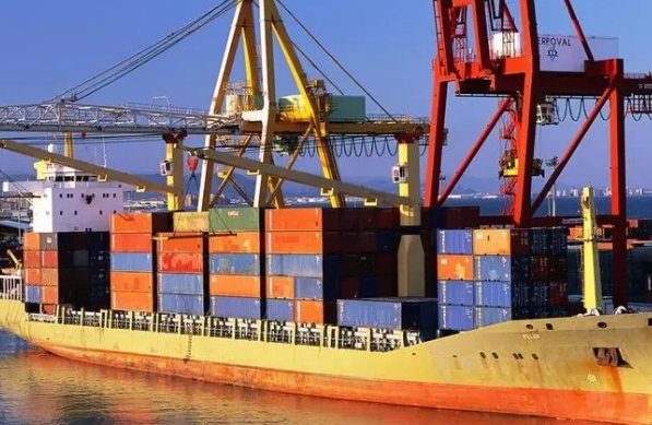 作為貿(mào)易商和生產(chǎn)商，為什么現(xiàn)在選擇海運(yùn)公司是您更佳的選擇呢？