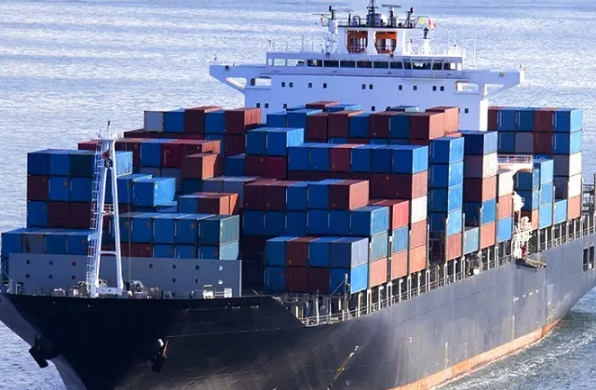 俄羅斯貨運代理行業(yè)作為連接?xùn)|西方的橋梁，推動著國際貿(mào)易的繁榮