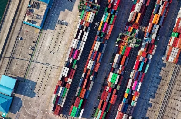 非洲貨運代理作為中非貿易的重要一環，既面臨著挑戰也擁抱著機遇