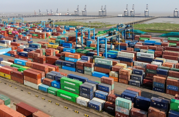 隨著國際貿易的不斷發展，貨代行業也面臨著諸多挑戰