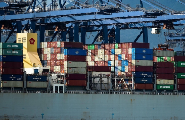 上海貨運代理不斷探索新服務(wù)模式和技術(shù)應(yīng)用，以實現(xiàn)服務(wù)質(zhì)量的飛躍