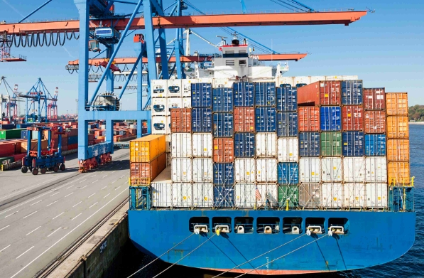 俄羅斯專線應(yīng)運(yùn)而生，成為連接中俄兩國經(jīng)濟(jì)的重要橋梁與紐帶