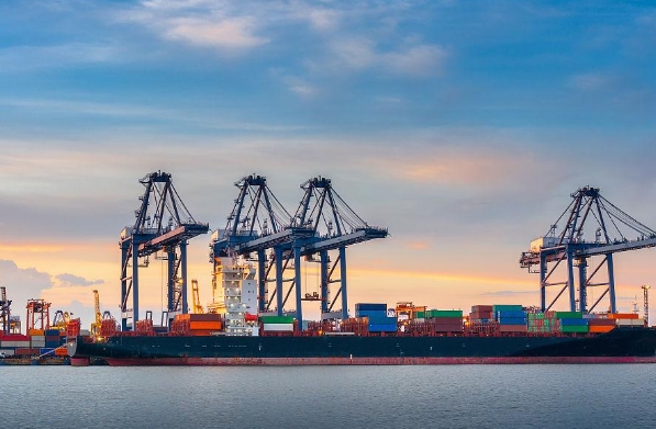 海外運(yùn)輸公司作為連接世界的橋梁，在全球化進(jìn)程中發(fā)揮著重要作用